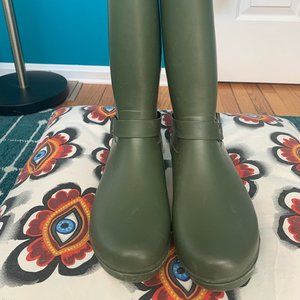 Gabriella Rocha, Size 10 Wide, Olive green wellie rubber rain boots